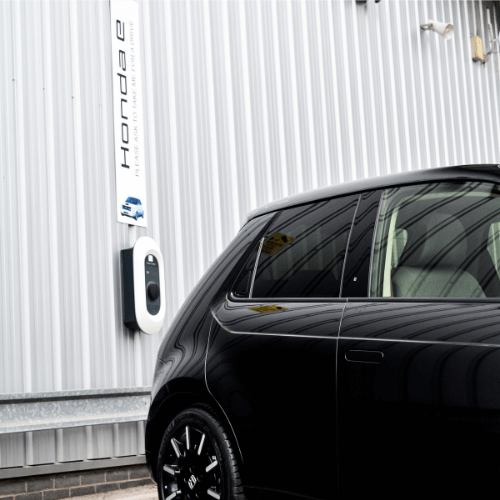 Honda börjar använda Teslas laddkontakt 2025